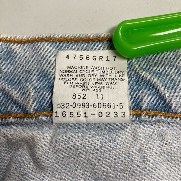 LEVI STRAUSS & CO. VINTAGE Light Washed Jeans 16551-0234 Size 10, USA Made 09/93 - Picture 7 of 13